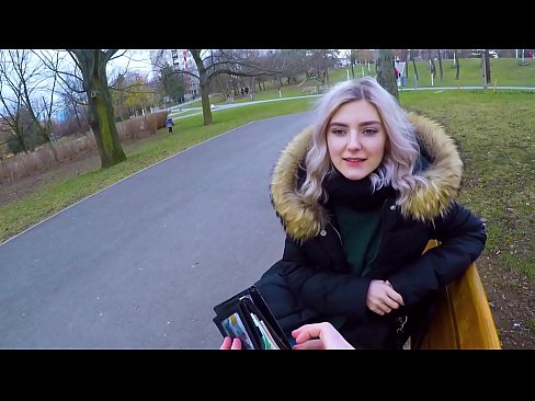 ❤️ Gleypir heitt ásamt ókunnugra fyrir peninga - blástur í garðinum eftir Evu Elfie ❤️ Anal klám á is.pornma-com.ru ❌